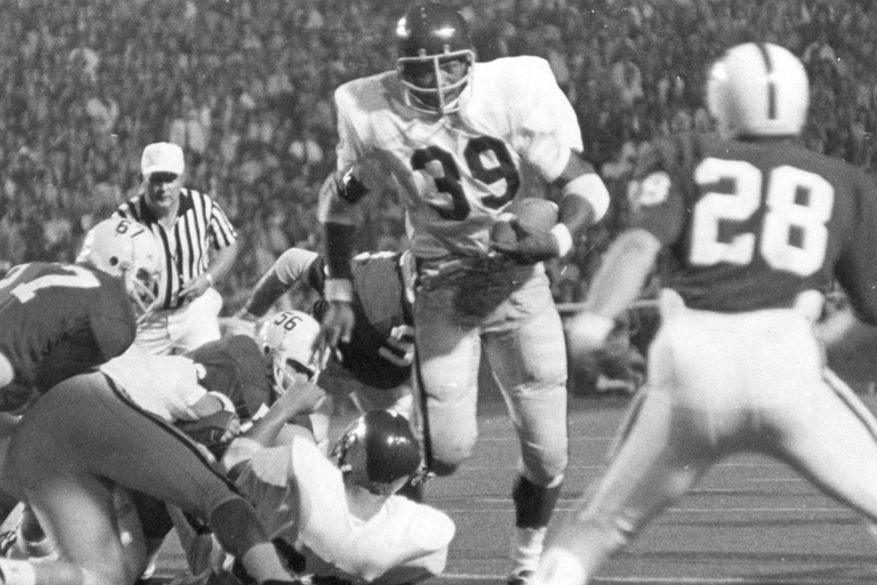 See how Alabama football uniforms have changed throughout the years 